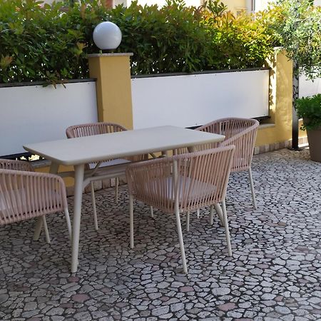 New Garden Hotell Torbole Sul Garda Exteriör bild