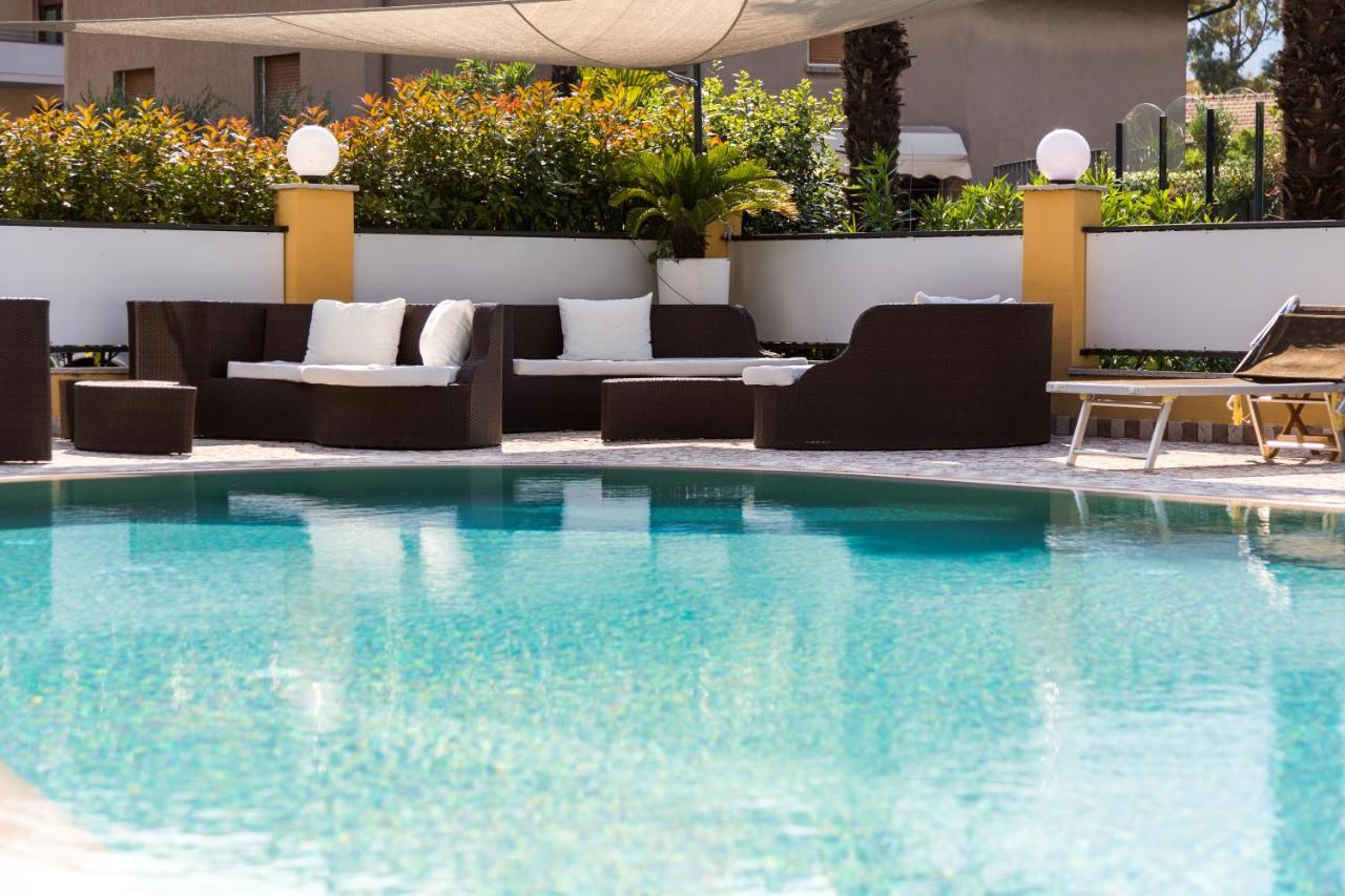 New Garden Hotell Torbole Sul Garda Exteriör bild
