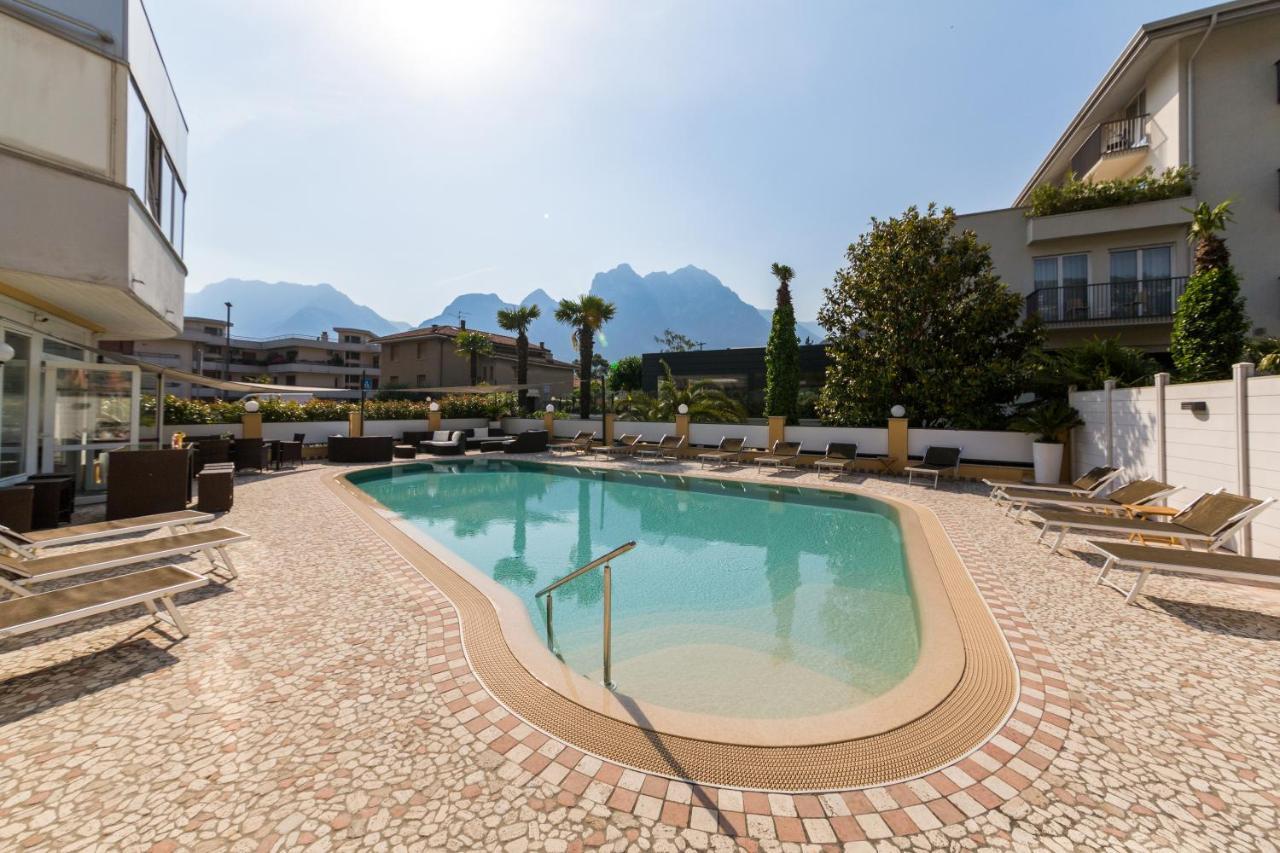 New Garden Hotell Torbole Sul Garda Exteriör bild