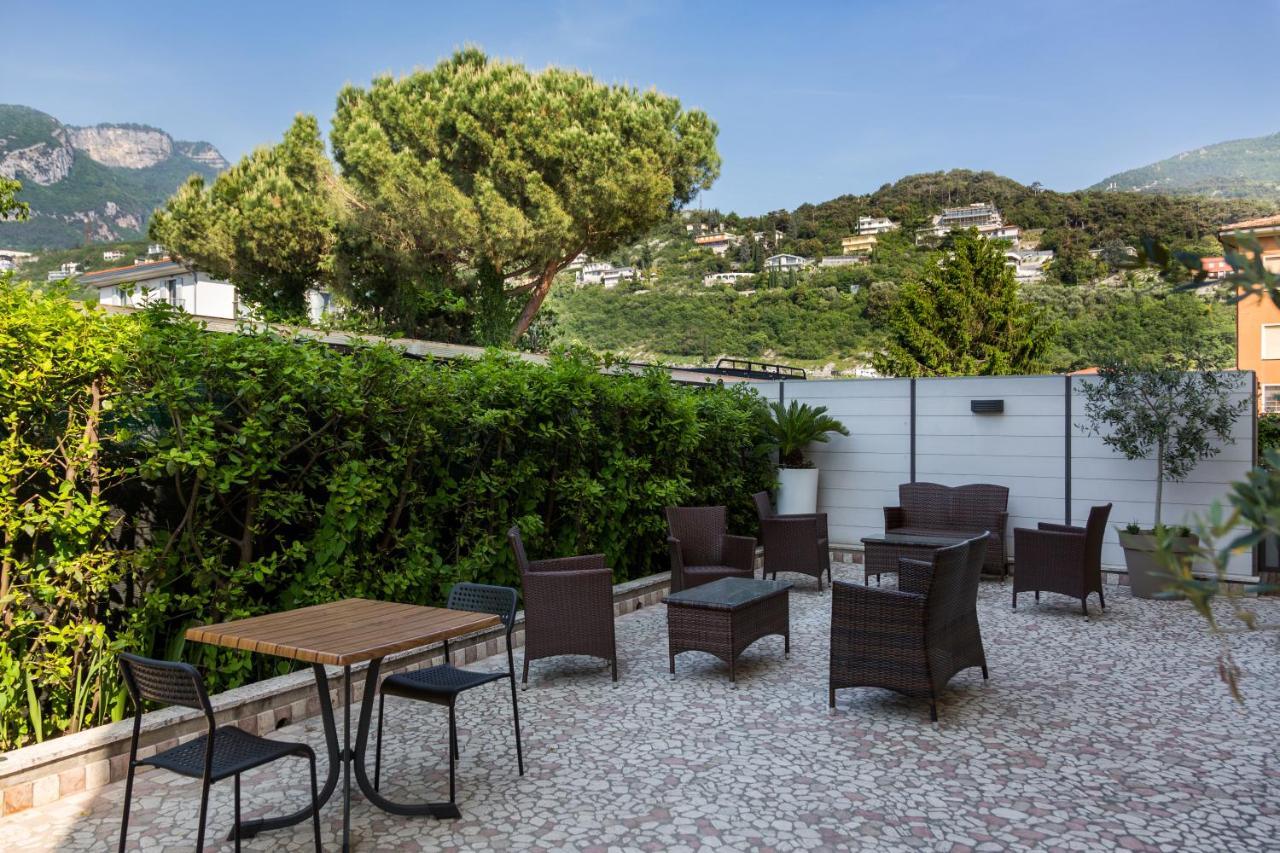 New Garden Hotell Torbole Sul Garda Exteriör bild