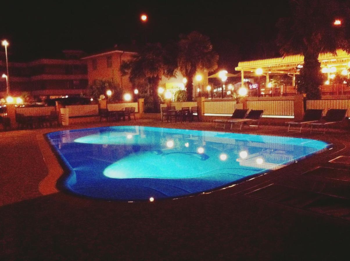New Garden Hotell Torbole Sul Garda Exteriör bild
