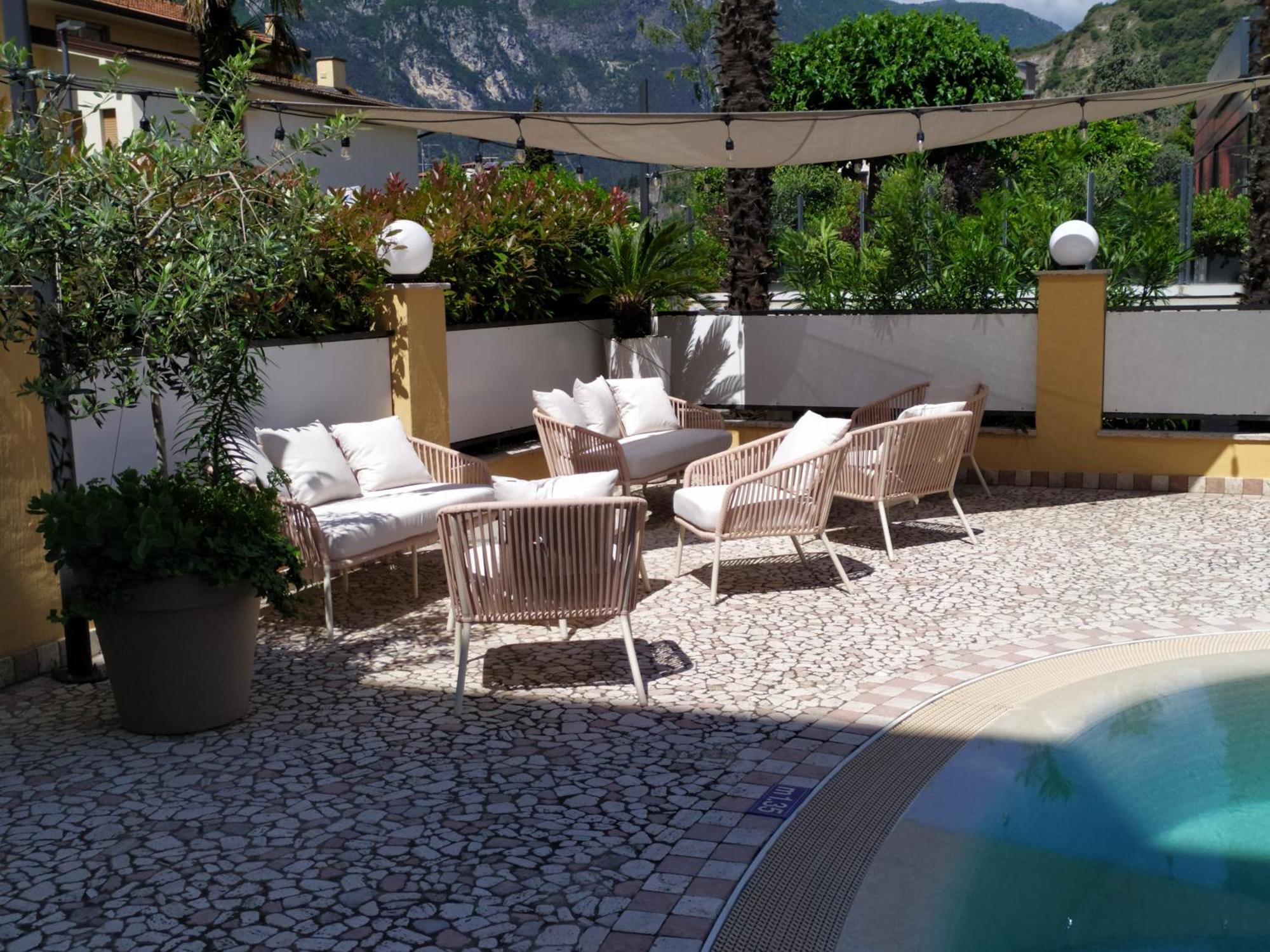 New Garden Hotell Torbole Sul Garda Exteriör bild
