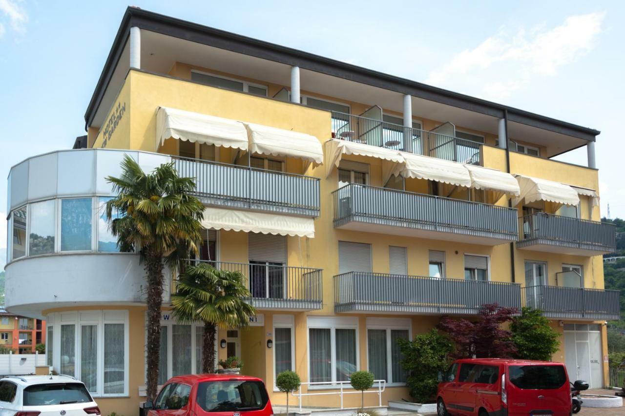 New Garden Hotell Torbole Sul Garda Exteriör bild